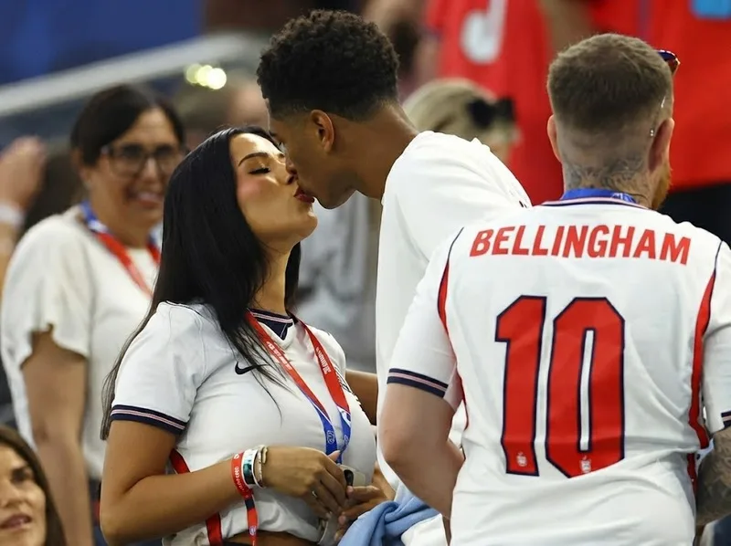 Jude Bellingham và Ashlyn Castro xuất hiện tại các sự kiện thể thao, thu hút sự quan tâm từ người hâm mộ.