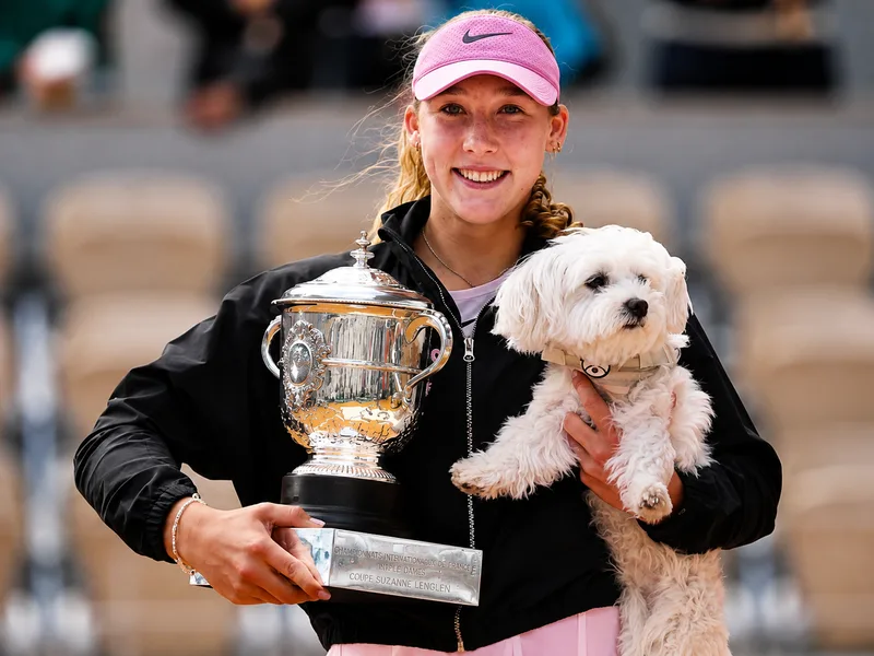 Mirra Andreeva tạo dấu ấn lịch sử khi giành danh hiệu Grand Slam đầu tiên tại Roland-Garros 2026.